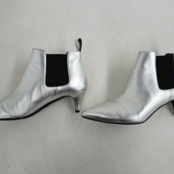 GUCCI LEATHER KITTEN HEELS BOOTIES - Picture 9 of 10